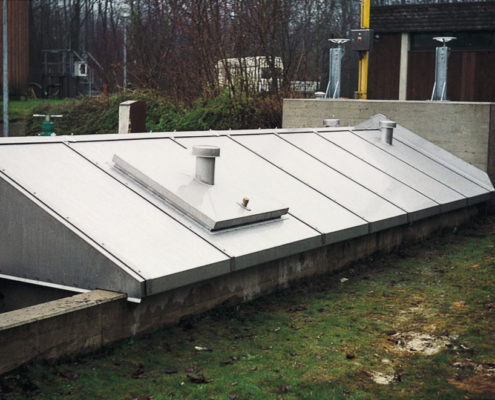 Gerinneabdeckung mit integriertem Einstieg, wärmeisoliert