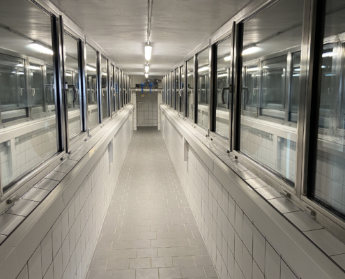 Fensteranlage aus Edelstahl